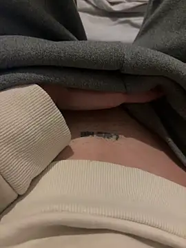 deeidnic online show from November 2025 02:38:02 AM