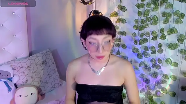 Lexyy Bluee online show from April 2026 04:13:01 PM