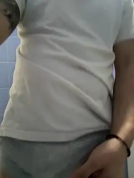 Snapshot of 9999Alez chatting on October 2025 02:43:02 AM 9999Alez online show from October 2025 02:43:02 AM