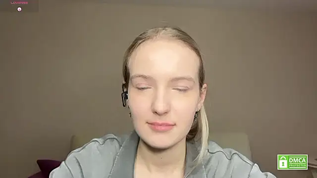 HongTomczak online show from February 2026 07:42:02 AM