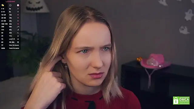 HongTomczak online show from November 2025 07:35:02 AM