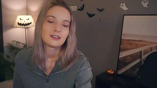 HongTomczak online show from November 2025 07:34:02 AM