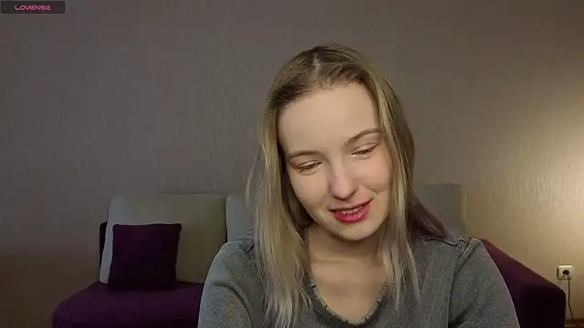 HongTomczak online show from April 2026 07:45:02 AM