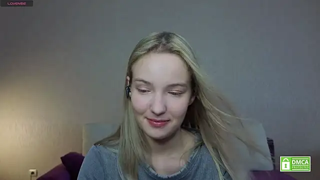 HongTomczak online show from July 2026 07:45:01 AM