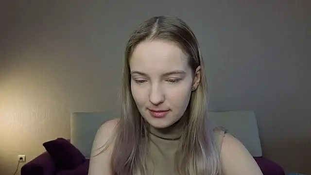 HongTomczak online show from April 2026 07:37:02 AM