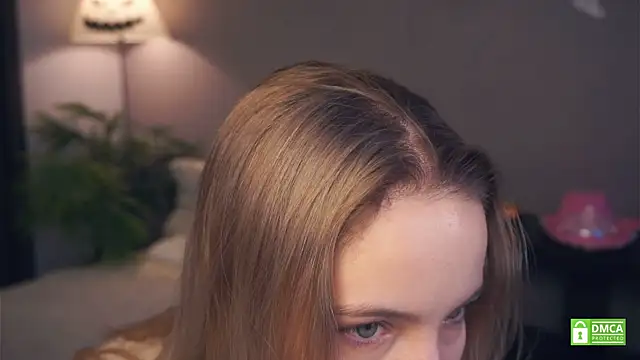 HongTomczak online show from November 2025 07:33:02 AM