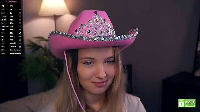 HongTomczak online show from October 2025 07:28:02 AM