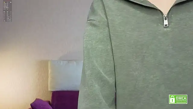 HongTomczak online show from April 2026 07:54:01 AM