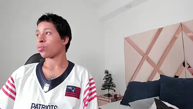 cloemorwen online show from December 2025 09:53:02 PM