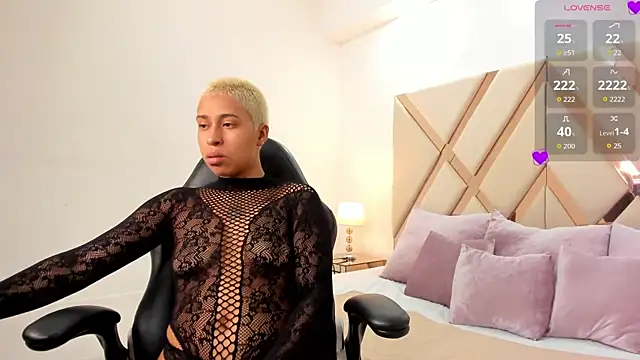 cloemorwen online show from October 2025 10:00:01 PM