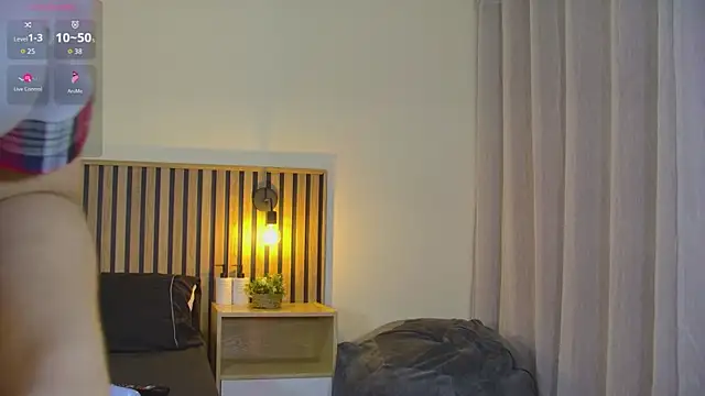 emma morales  online show from December 2025 11:45:01 AM