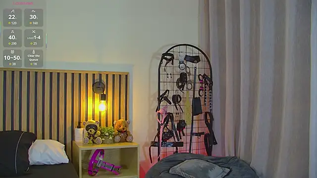 emma morales  online show from April 2026 01:17:02 PM