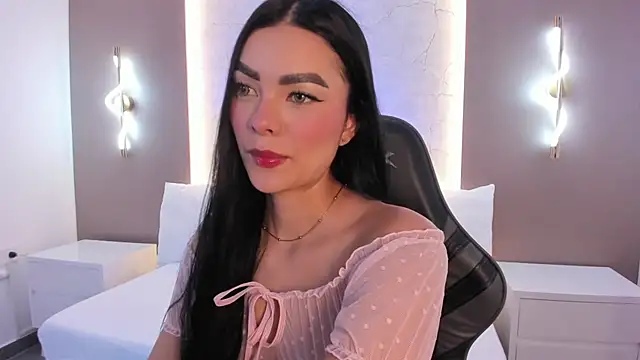 emily tolson online show from December 2025 07:18:02 PM