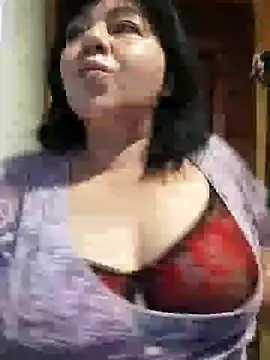 Snapshot of Tsukerochka chatting on October 2025 01:56:01 PM Tsukerochka online show from October 2025 01:56:01 PM