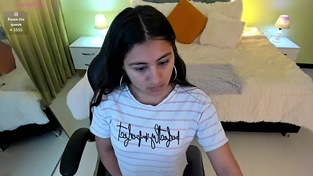 Camille Olsen  online show from October 2025 11:55:02 AM