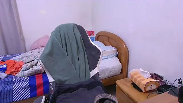 iron0401 online show from February 2026 04:07:02 PM