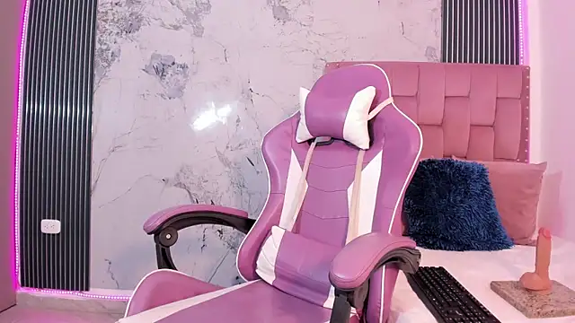 Mia Duarte1 online show from November 2025 07:25:01 PM