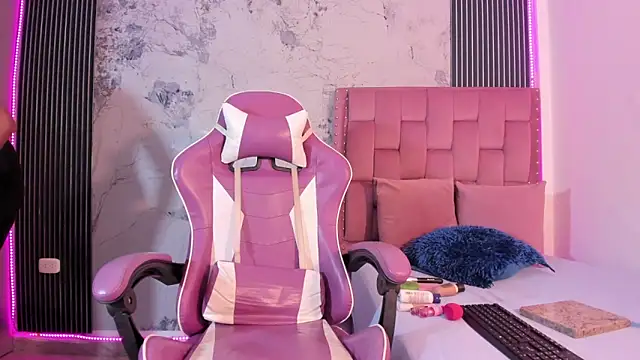 Mia Duarte1 online show from November 2025 07:24:02 PM