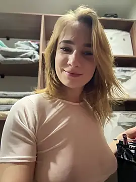 Snapshot of SugarDanger chatting on February 2026 05:17:01 AM SugarDanger online show from February 2026 05:17:01 AM