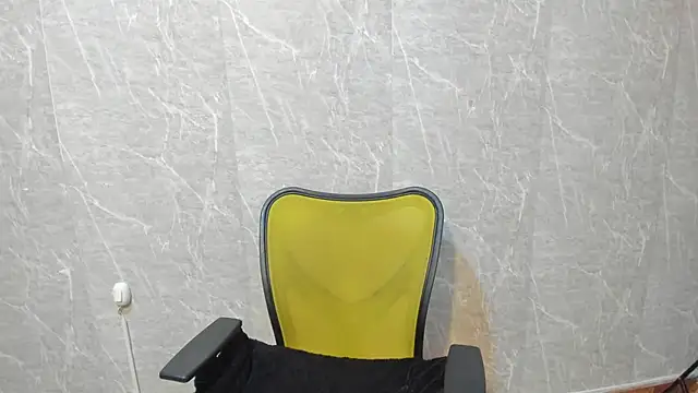 Snapshot of Sophi_Thaylorr chatting on November 2025 02:11:01 PM Sophi Thaylorr online show from November 2025 02:11:01 PM