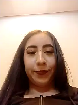 Snapshot of Sophi_Thaylorr chatting on October 2025 01:32:01 PM Sophi Thaylorr online show from October 2025 01:32:01 PM