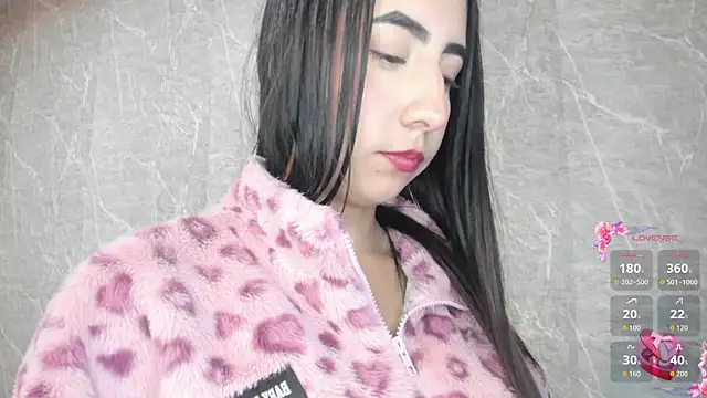 Sophi Thaylorr online show from October 2025 01:30:01 PM