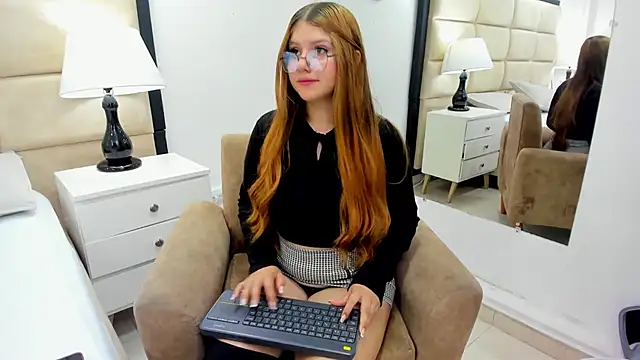 EimmyJones online show from November 2025 03:39:02 AM