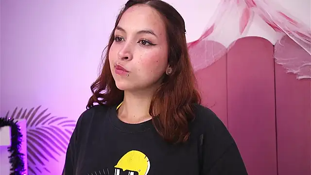 Arianaa Jones  online show from October 2025 01:10:02 PM