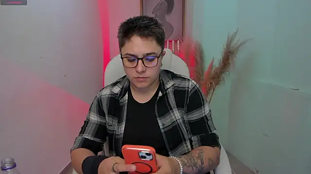 Snapshot of IanGilbert chatting on February 2026 08:59:02 PM IanGilbert online show from February 2026 08:59:02 PM