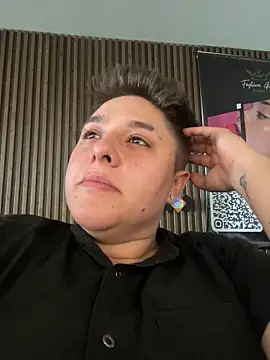 Snapshot of IanGilbert chatting on October 2025 04:50:02 PM IanGilbert online show from October 2025 04:50:02 PM