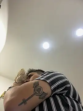 Snapshot of IanGilbert chatting on January 2026 04:40:01 AM IanGilbert online show from January 2026 04:40:01 AM