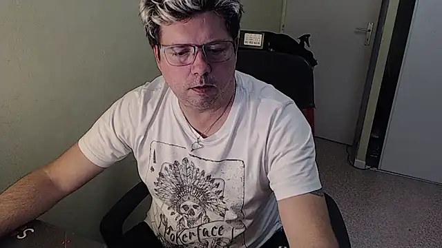 blueandwhite1 online show from January 2025 03:39:02 PM