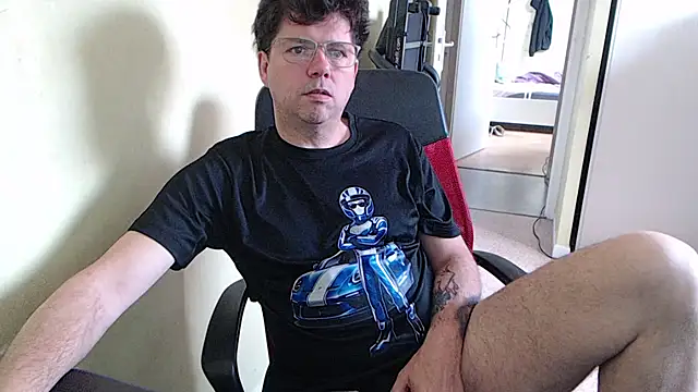 blueandwhite1 online show from April 2026 07:42:02 AM