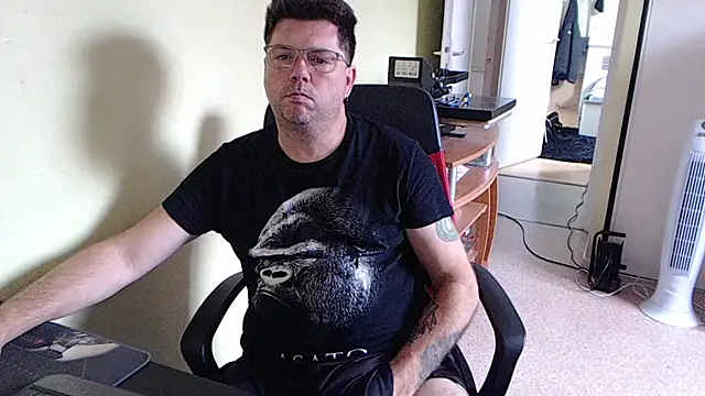 blueandwhite1 online show from September 2025 07:57:01 AM