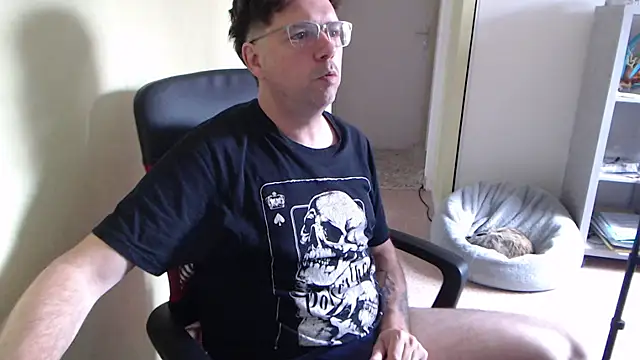 blueandwhite1 online show from May 2026 02:42:02 PM