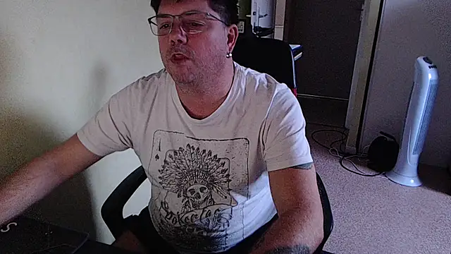 blueandwhite1 online show from November 2025 04:00:01 PM