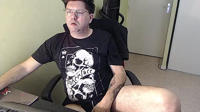 blueandwhite1 online show from February 2026 04:50:01 PM