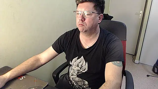 blueandwhite1 online show from January 2025 09:19:01 PM