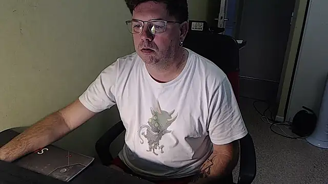 blueandwhite1 online show from November 2025 08:06:02 AM