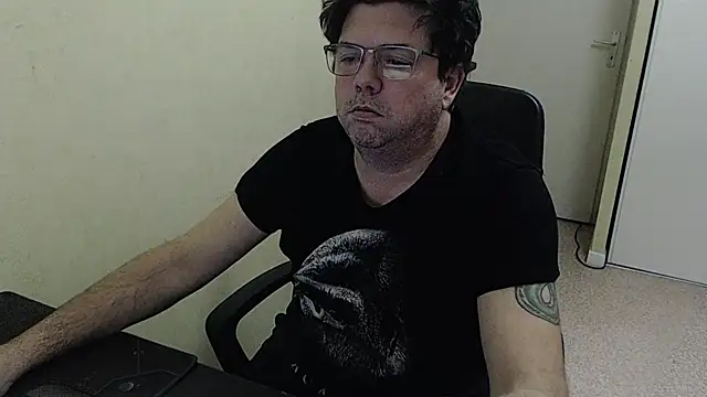 blueandwhite1 online show from January 2026 08:47:01 PM