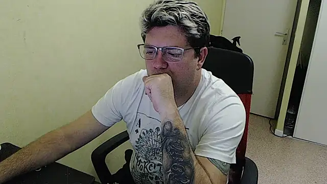 blueandwhite1 online show from January 2025 05:41:01 PM