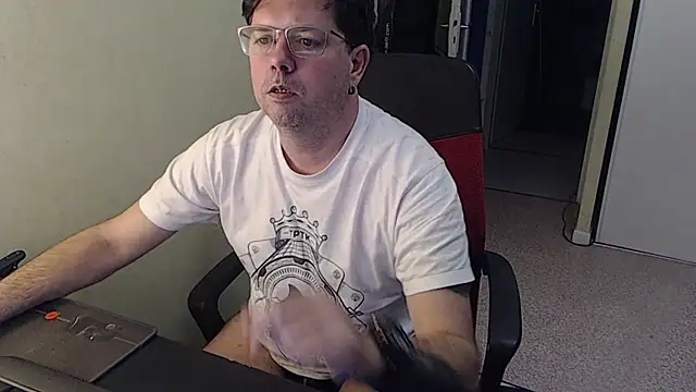 blueandwhite1 online show from February 2026 05:02:01 PM