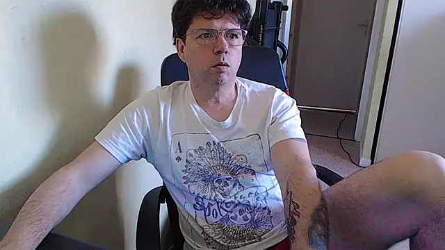 blueandwhite1 online show from April 2026 08:20:02 AM