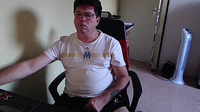 blueandwhite1 online show from October 2025 04:52:01 PM