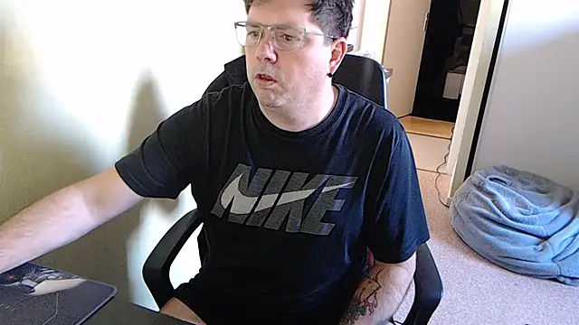 blueandwhite1 online show from February 2025 03:58:01 PM
