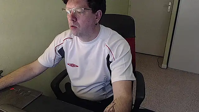 blueandwhite1 online show from February 2026 07:41:02 AM