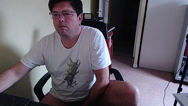 blueandwhite1 online show from December 2025 02:41:01 PM