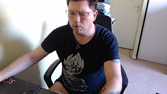 blueandwhite1 online show from February 2025 03:31:02 PM