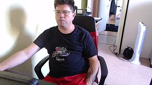 blueandwhite1 online show from October 2025 02:49:02 PM