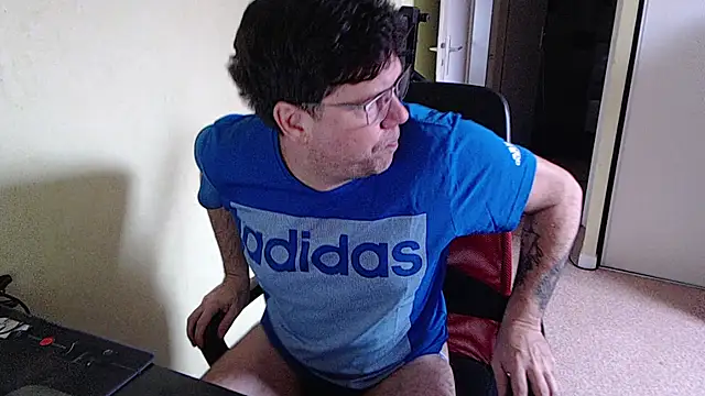 blueandwhite1 online show from February 2026 04:04:01 PM